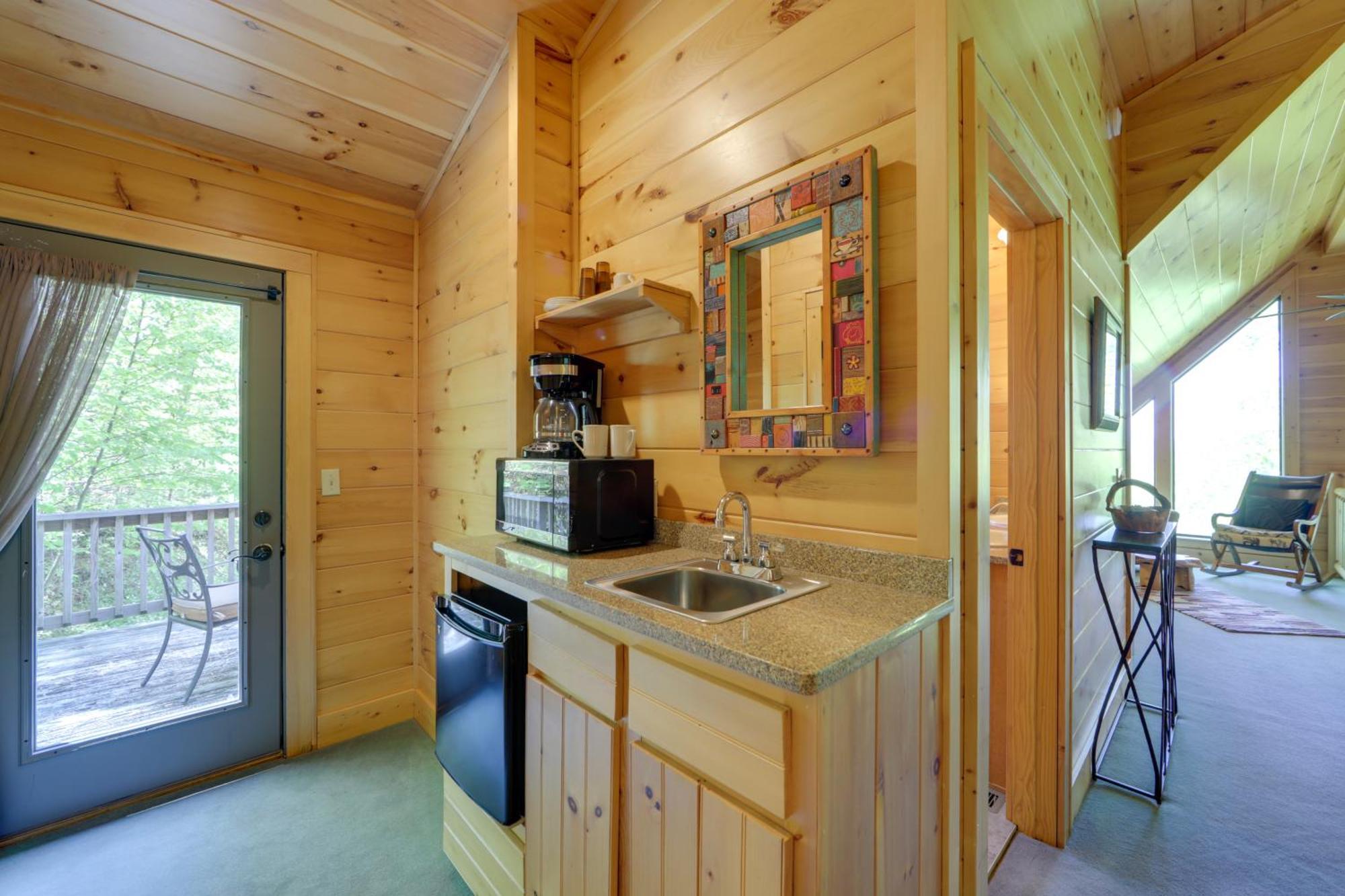 Bryson City Cabin With Hot Tub And Mountain Views! المظهر الخارجي الصورة