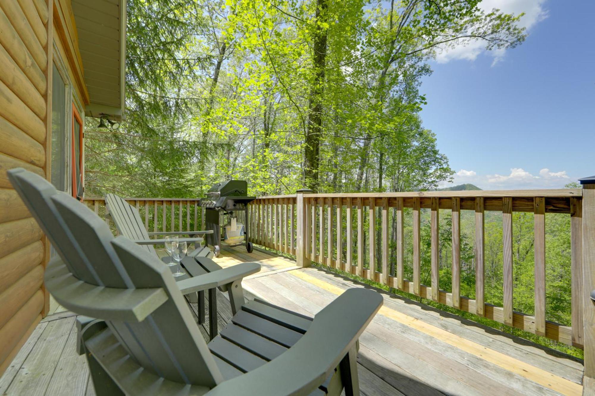 Bryson City Cabin With Hot Tub And Mountain Views! المظهر الخارجي الصورة